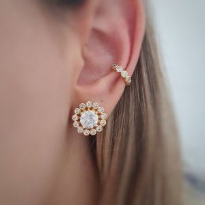Gold tone flower earrings